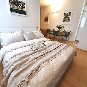 Apartment Corso Vercelli, Milan